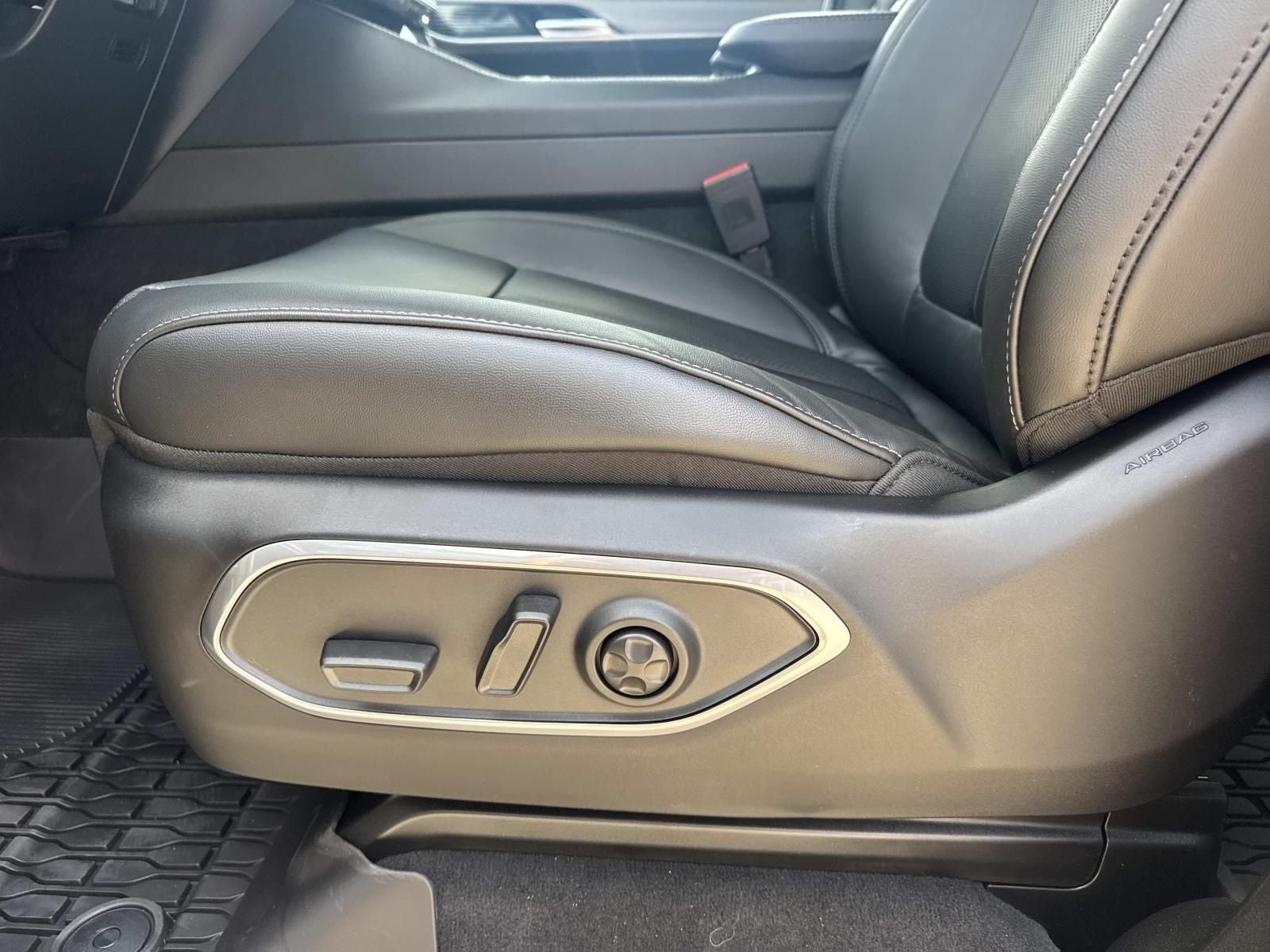 2026 Jeep Grand Wagoneer GRAND WAGONEER UPLAND 4X4