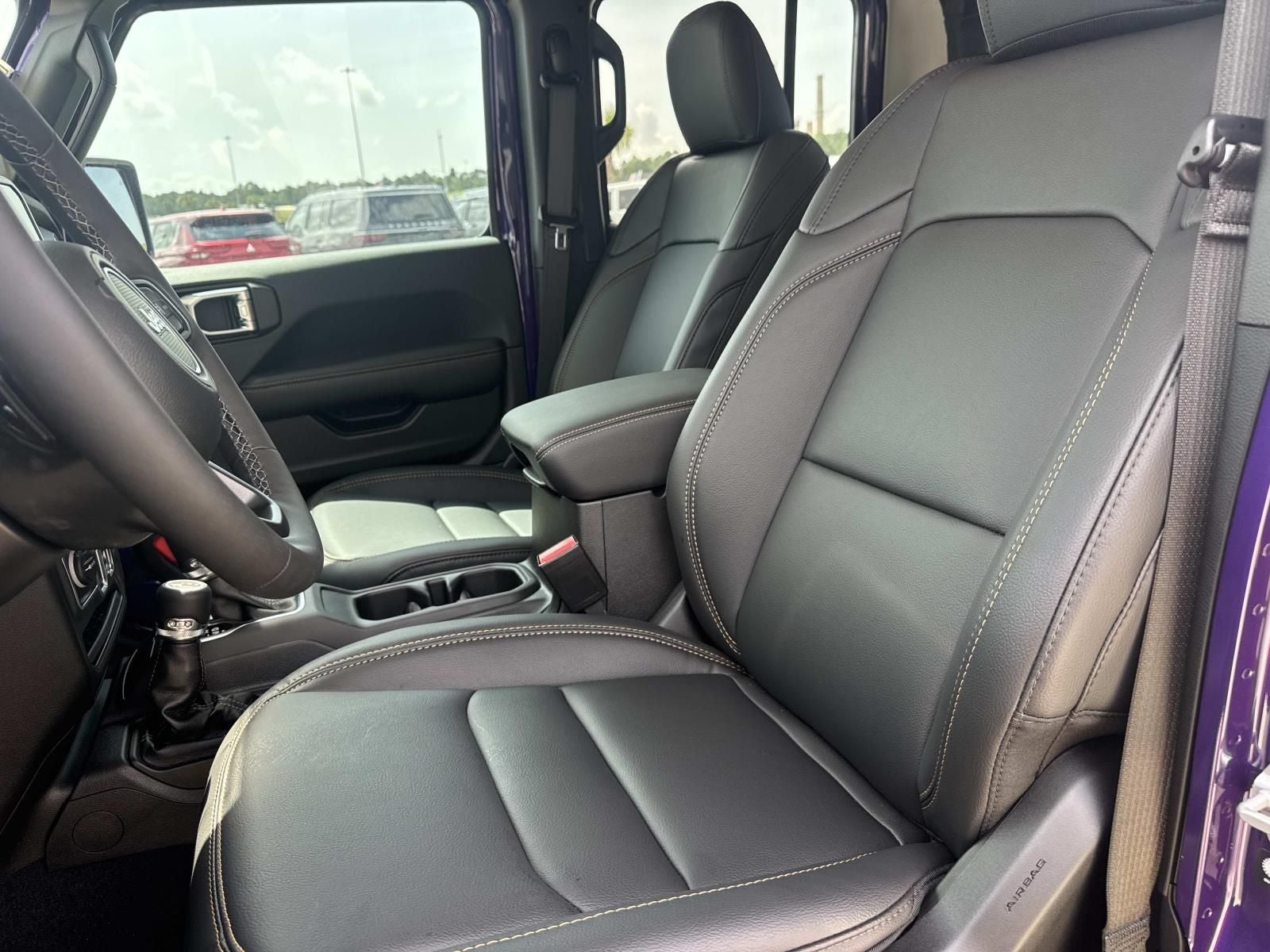 2026 Jeep Gladiator GLADIATOR SAHARA 4X4
