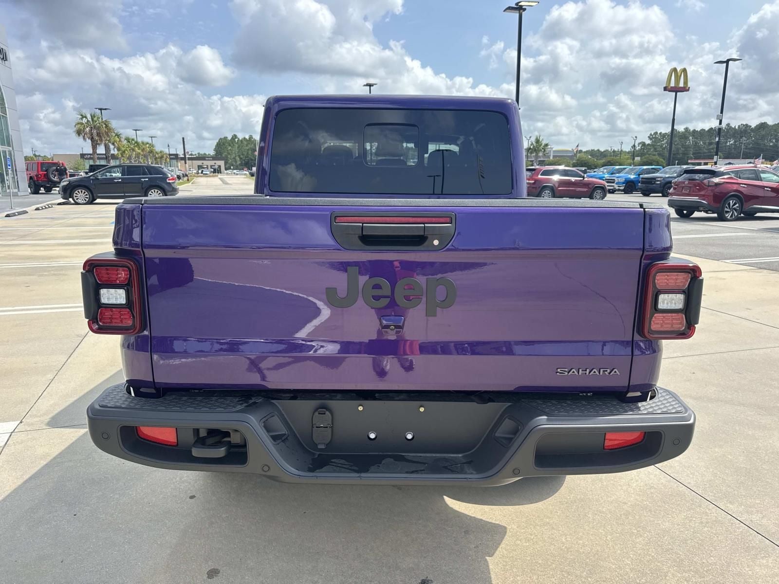 2026 Jeep Gladiator GLADIATOR SAHARA 4X4