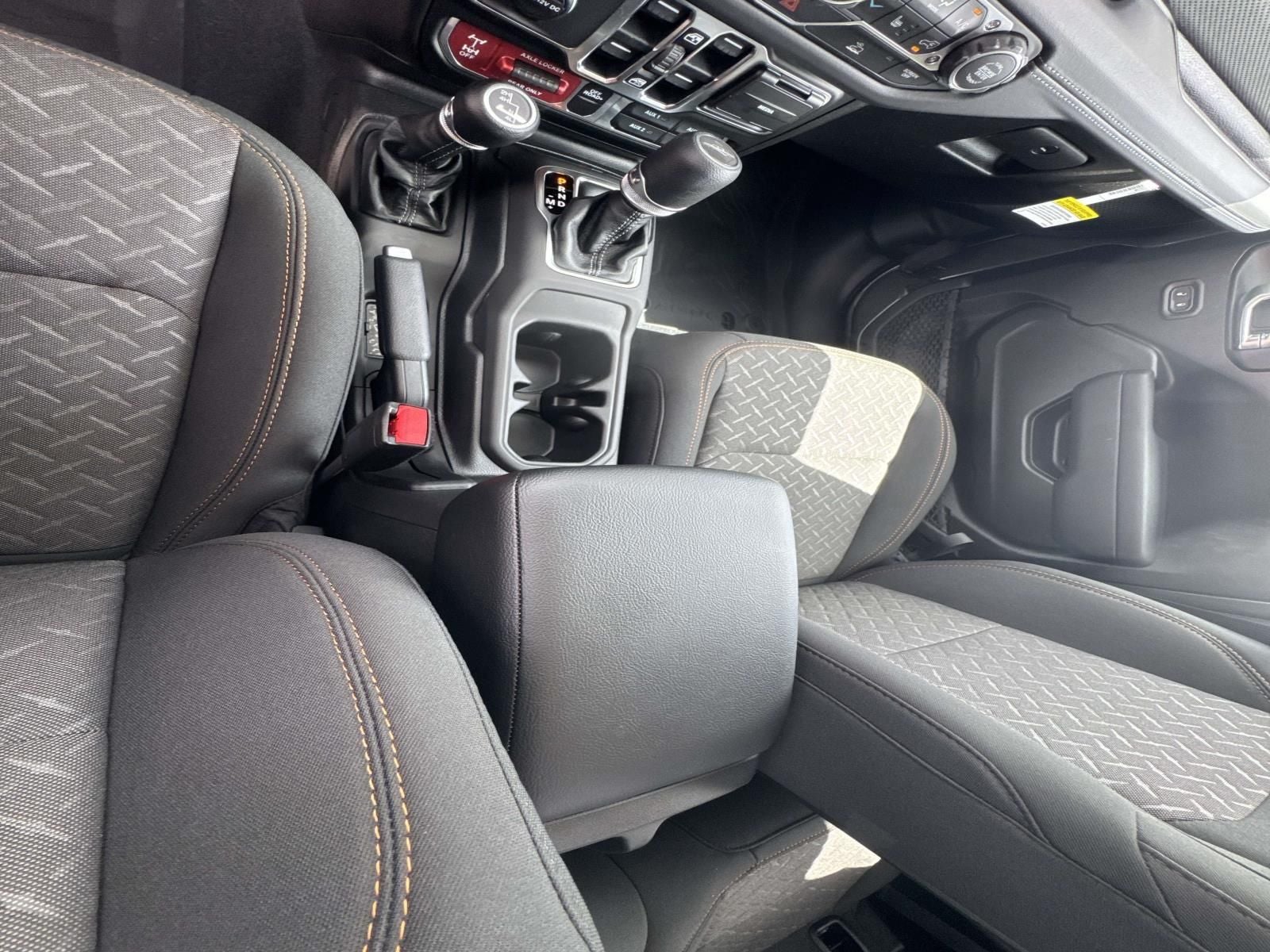2026 Jeep Gladiator GLADIATOR MOJAVE 4X4
