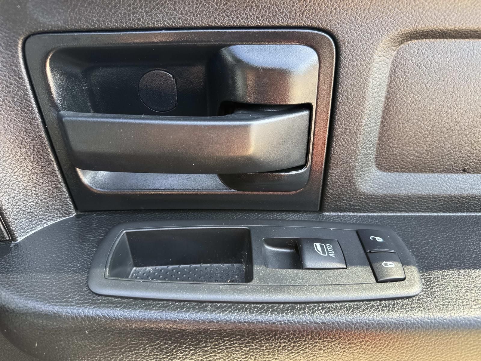 2019 RAM 1500 Classic Express Crew Cab 4x2 5'7' Box