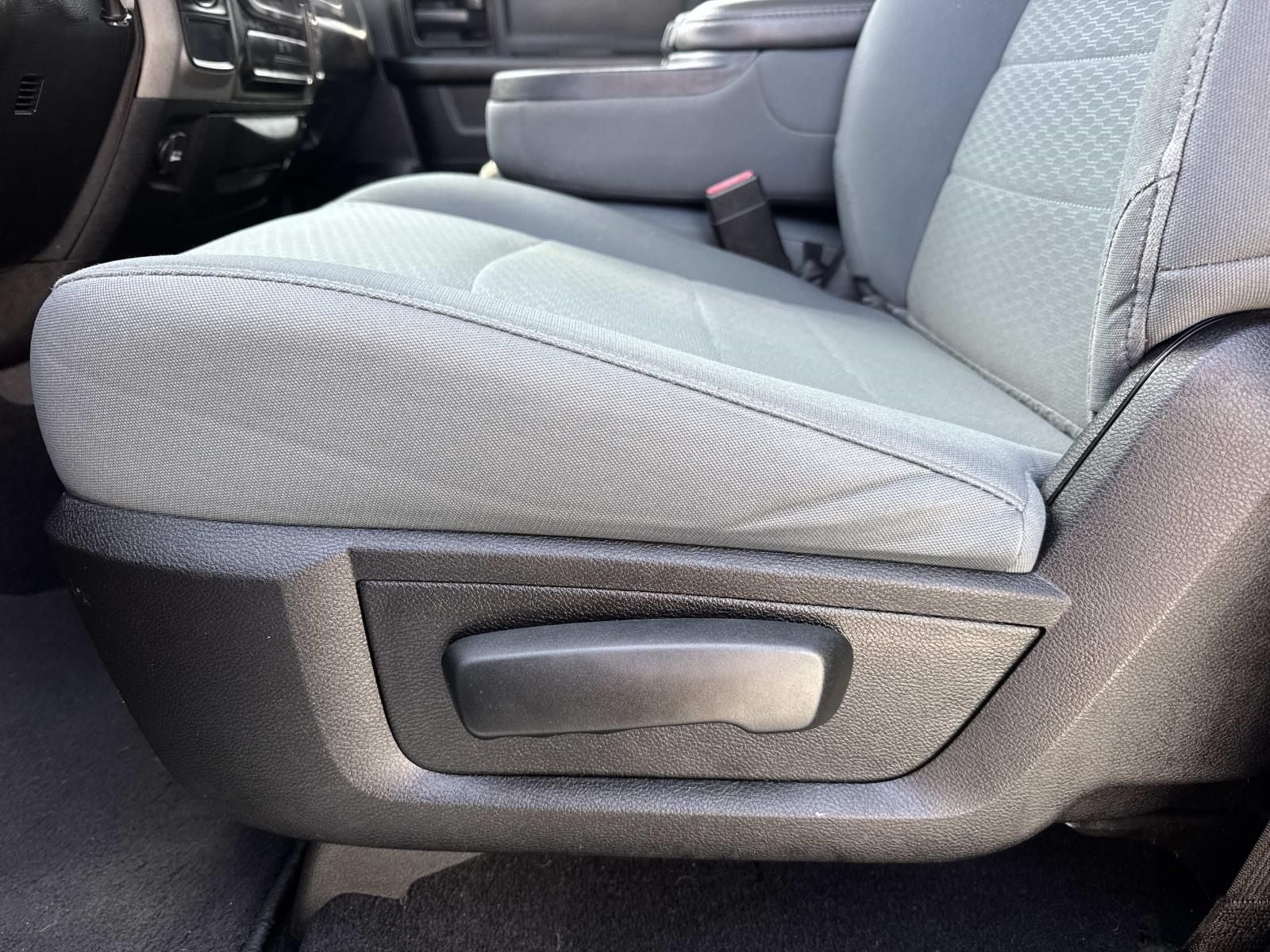 2019 RAM 1500 Classic Express Crew Cab 4x2 5'7' Box