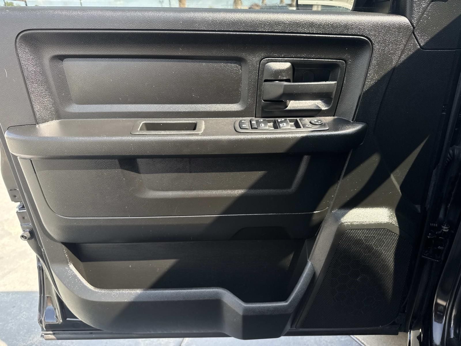 2019 RAM 1500 Classic Express Crew Cab 4x2 5'7' Box