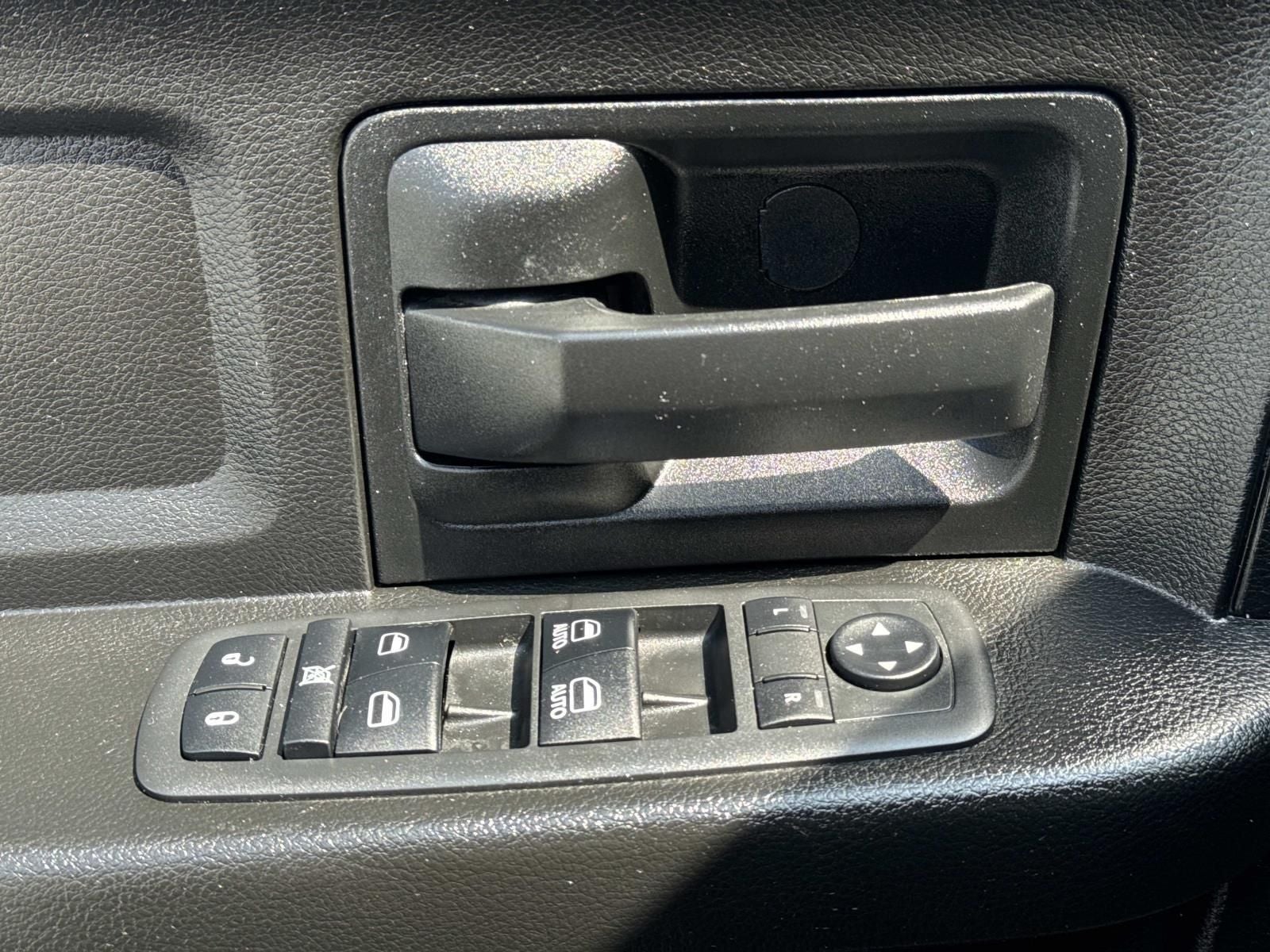 2019 RAM 1500 Classic Express Crew Cab 4x2 5'7' Box