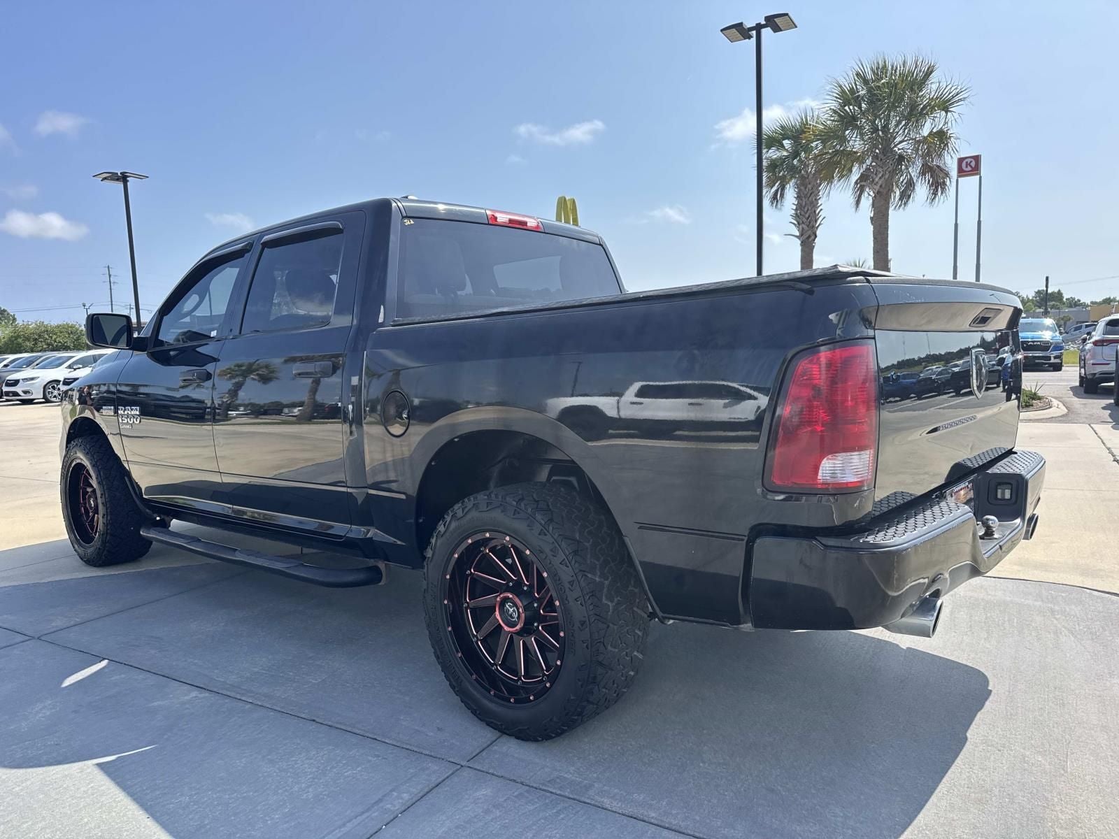 2019 RAM 1500 Classic Express Crew Cab 4x2 5'7' Box