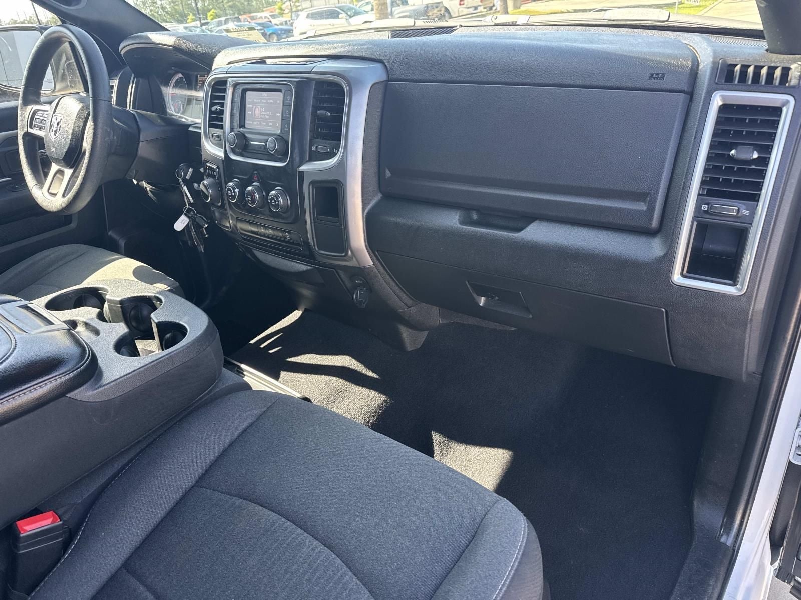 2024 RAM 1500 Classic Warlock Crew Cab 4x2 5'7' Box