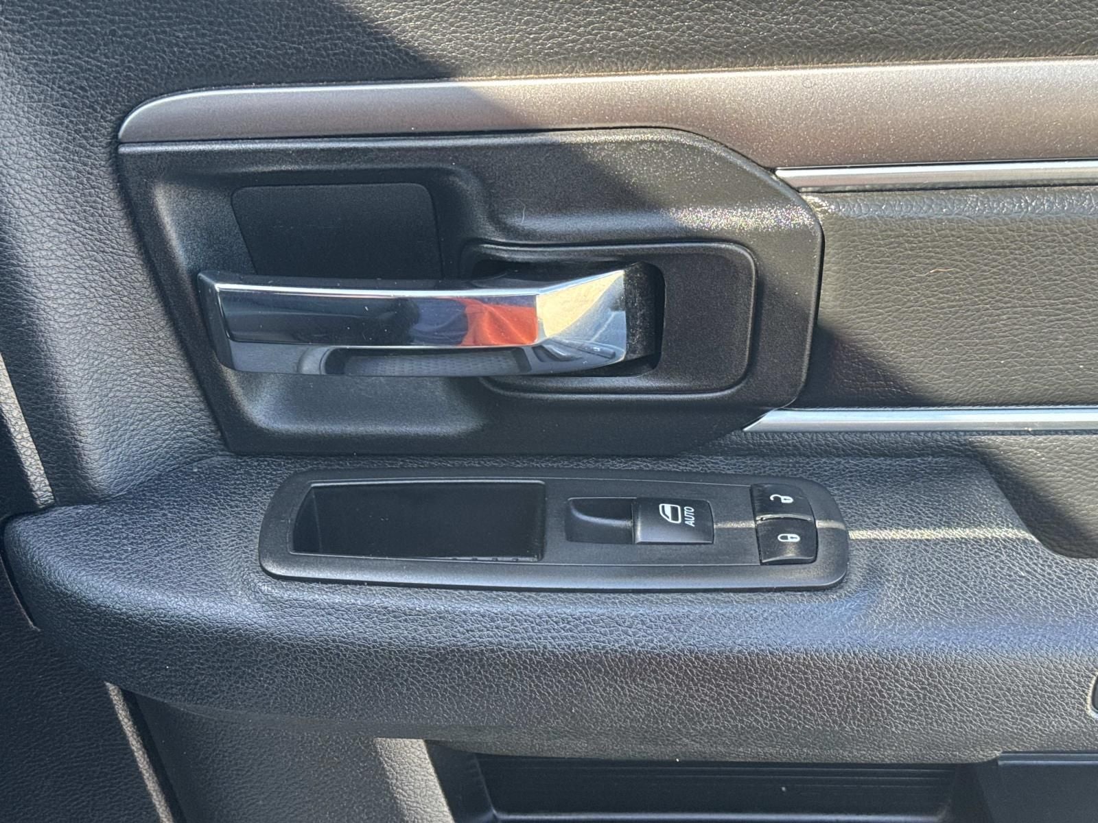 2024 RAM 1500 Classic Warlock Crew Cab 4x2 5'7' Box