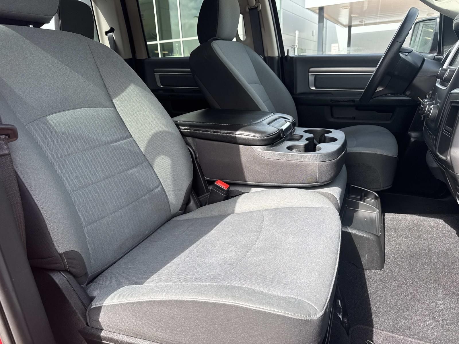 2022 RAM 1500 Classic SLT Crew Cab 4x4 5'7' Box