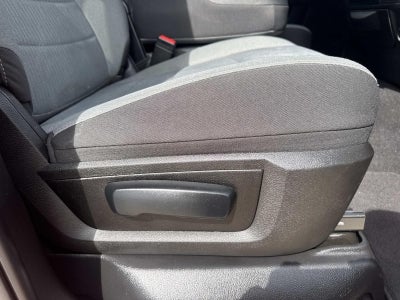 2022 RAM 1500 Classic SLT Crew Cab 4x4 5'7' Box