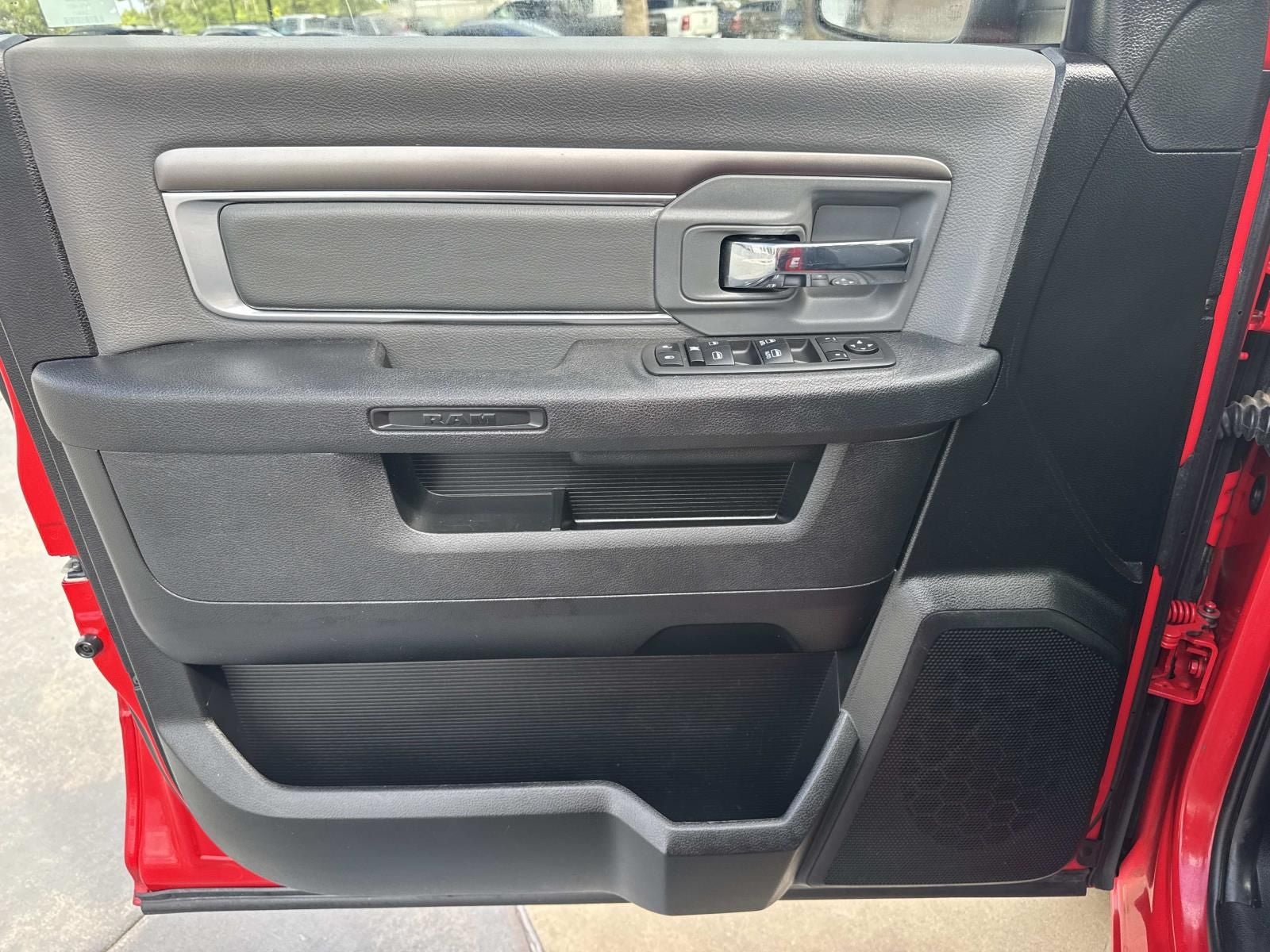 2022 RAM 1500 Classic SLT Crew Cab 4x4 5'7' Box