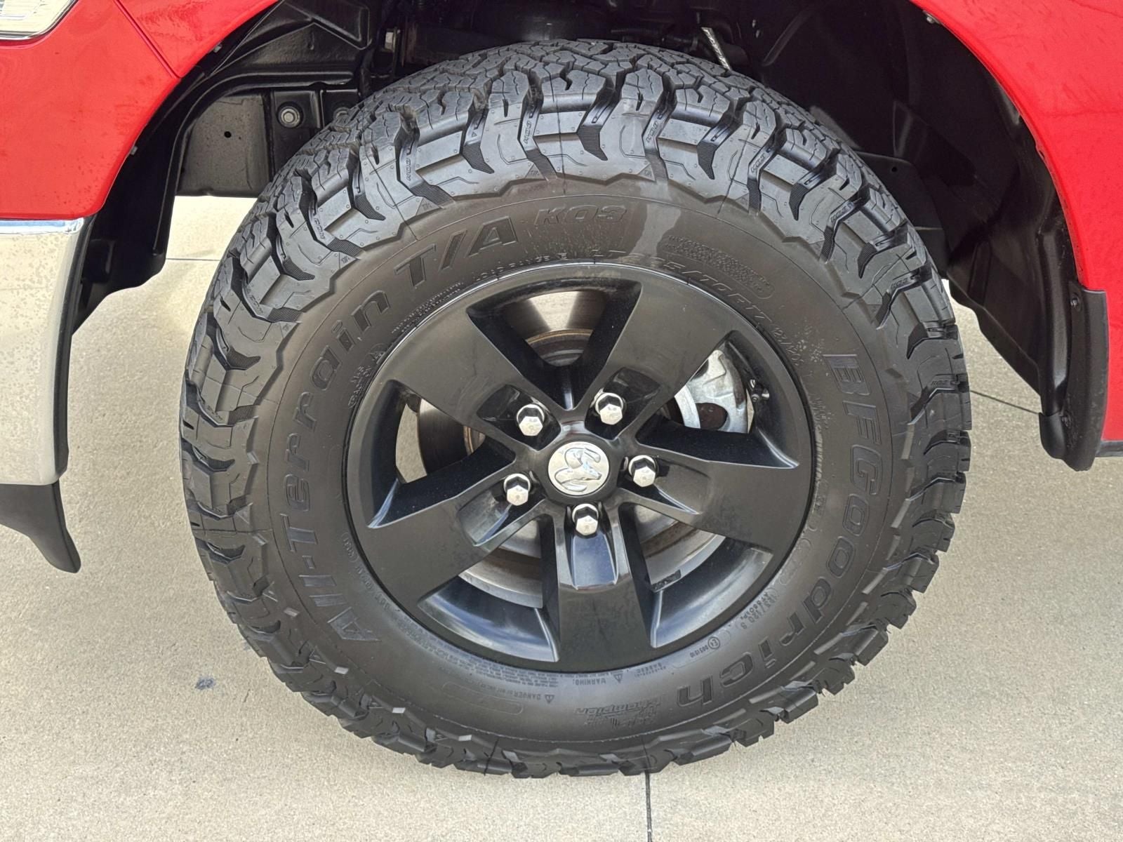 2022 RAM 1500 Classic SLT Crew Cab 4x4 5'7' Box