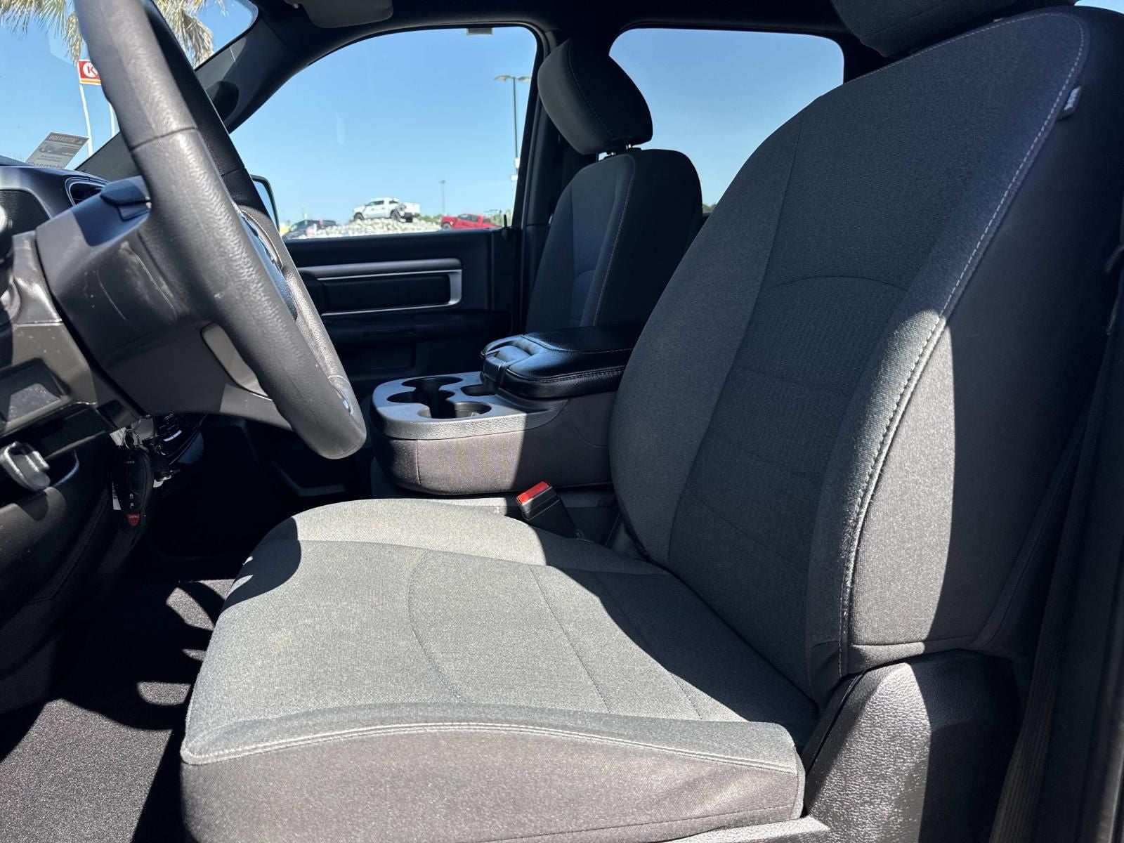 2024 RAM 1500 Classic Warlock Crew Cab 4x4 5'7' Box