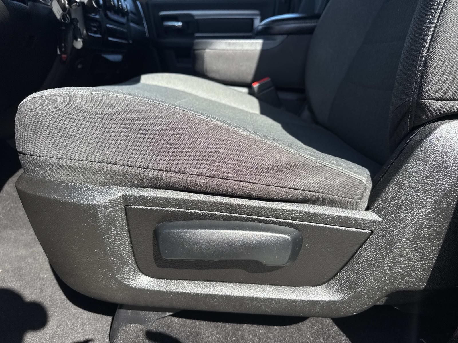 2024 RAM 1500 Classic Warlock Crew Cab 4x4 5'7' Box