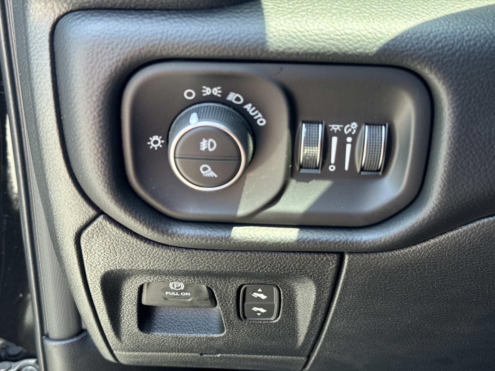 2026 RAM Ram 1500 RAM 1500 BIG HORN QUAD CAB 4X2 6'4' BOX