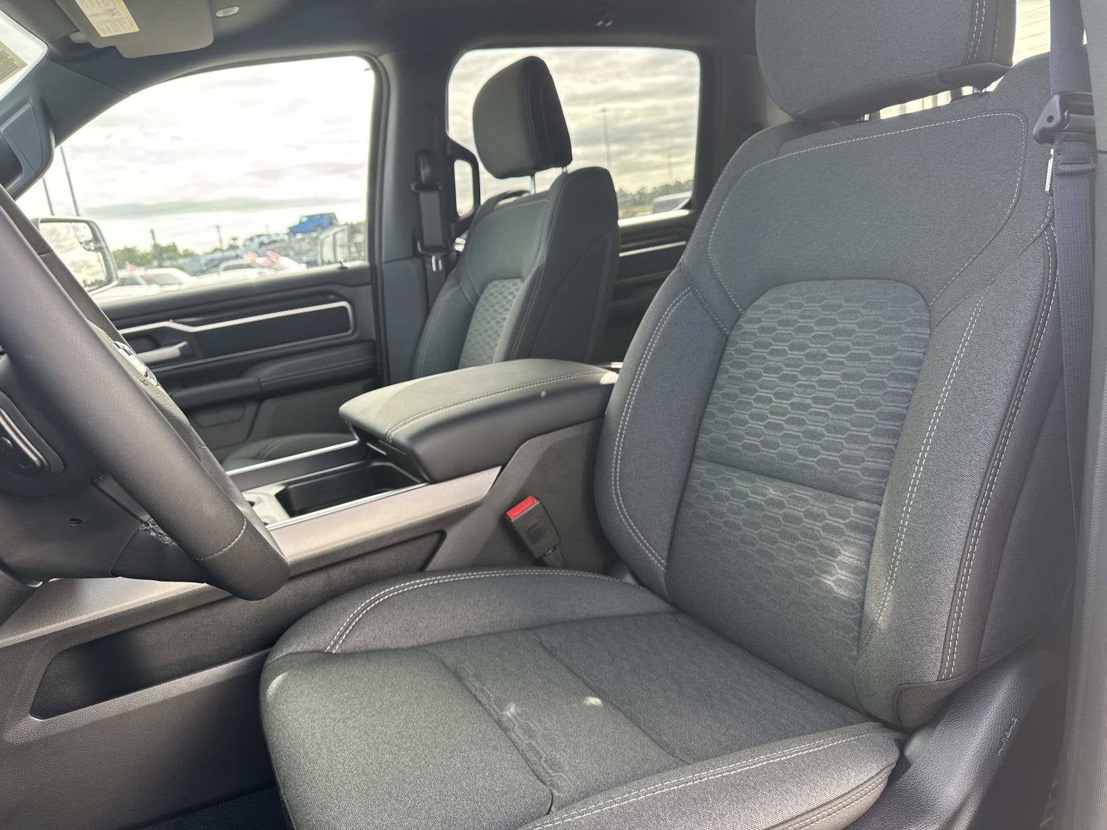2027 RAM Ram 1500 RAM 1500 BIG HORN CREW CAB 4X2 5'7' BOX