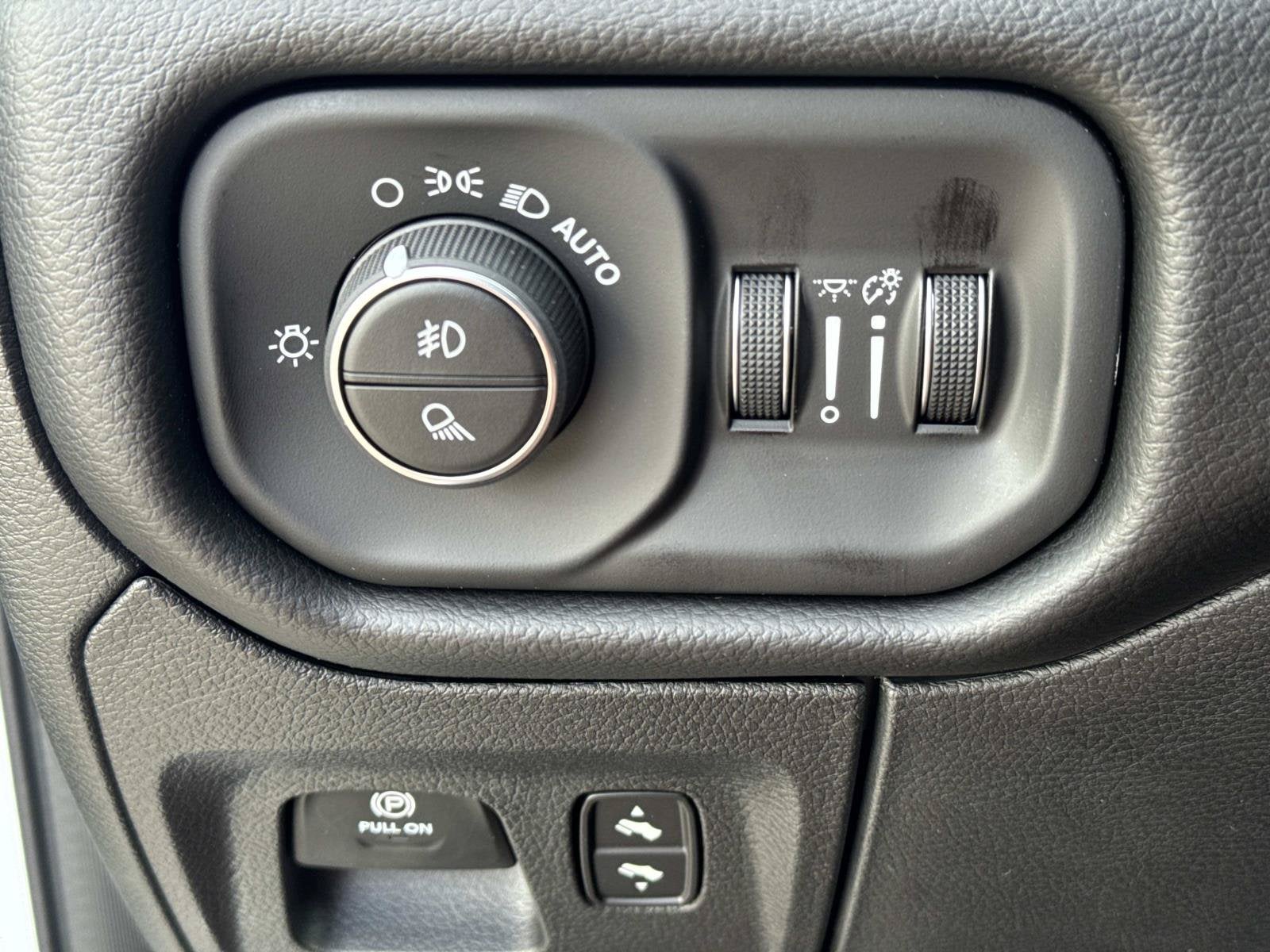 2027 RAM Ram 1500 RAM 1500 BIG HORN CREW CAB 4X2 5'7' BOX