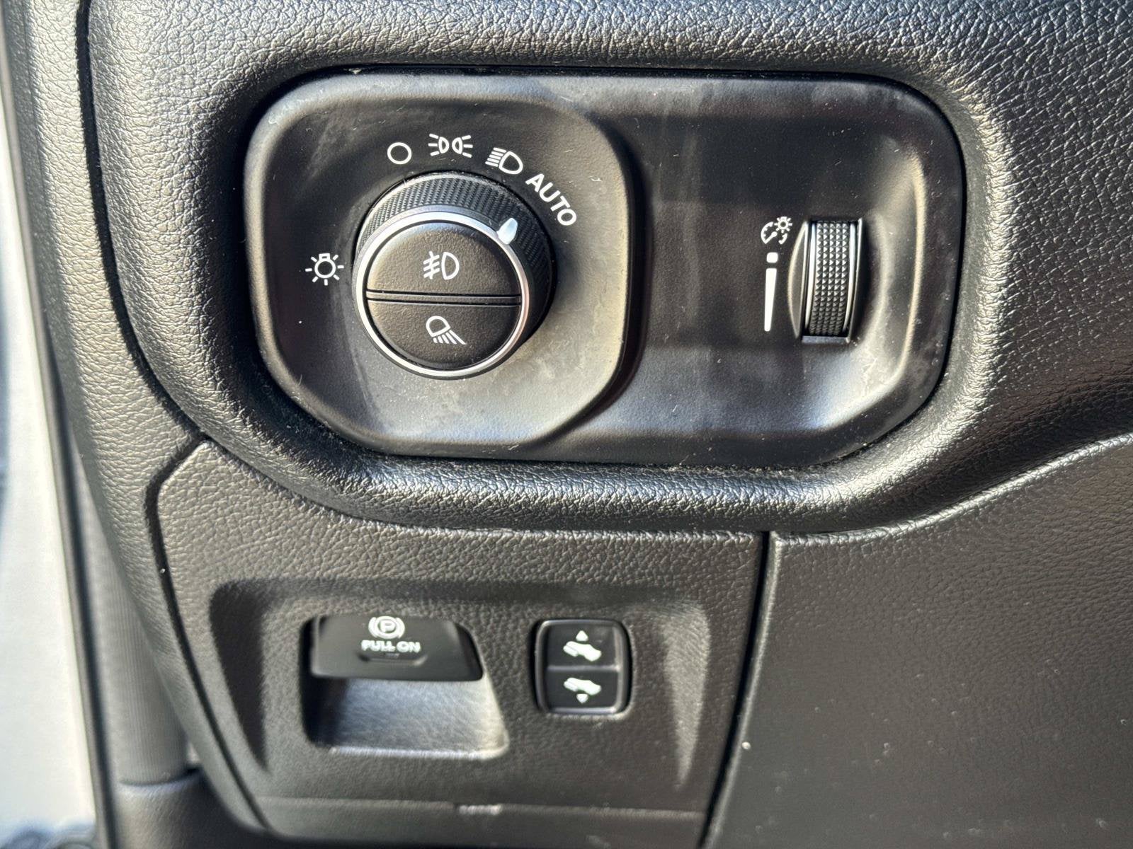 2022 RAM 1500 Big Horn Crew Cab 4x2 5'7' Box
