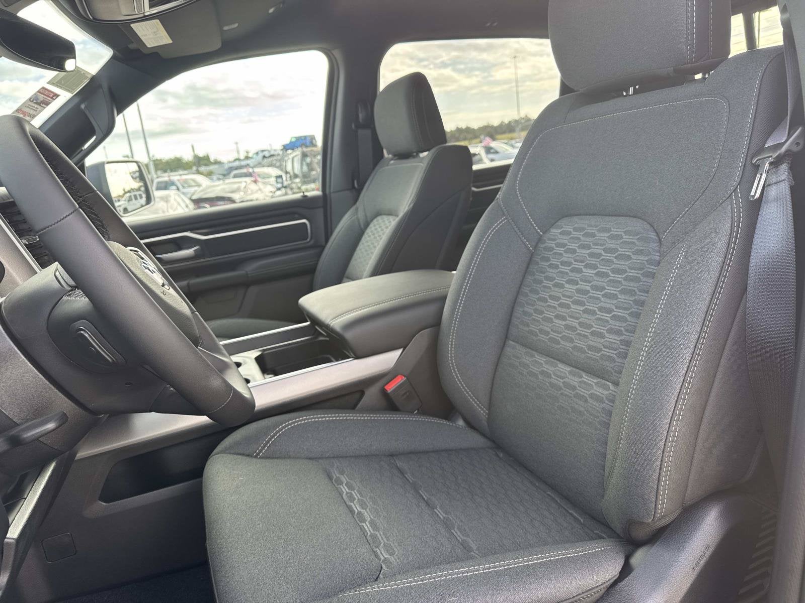 2027 RAM Ram 1500 RAM 1500 BIG HORN CREW CAB 4X2 5'7' BOX
