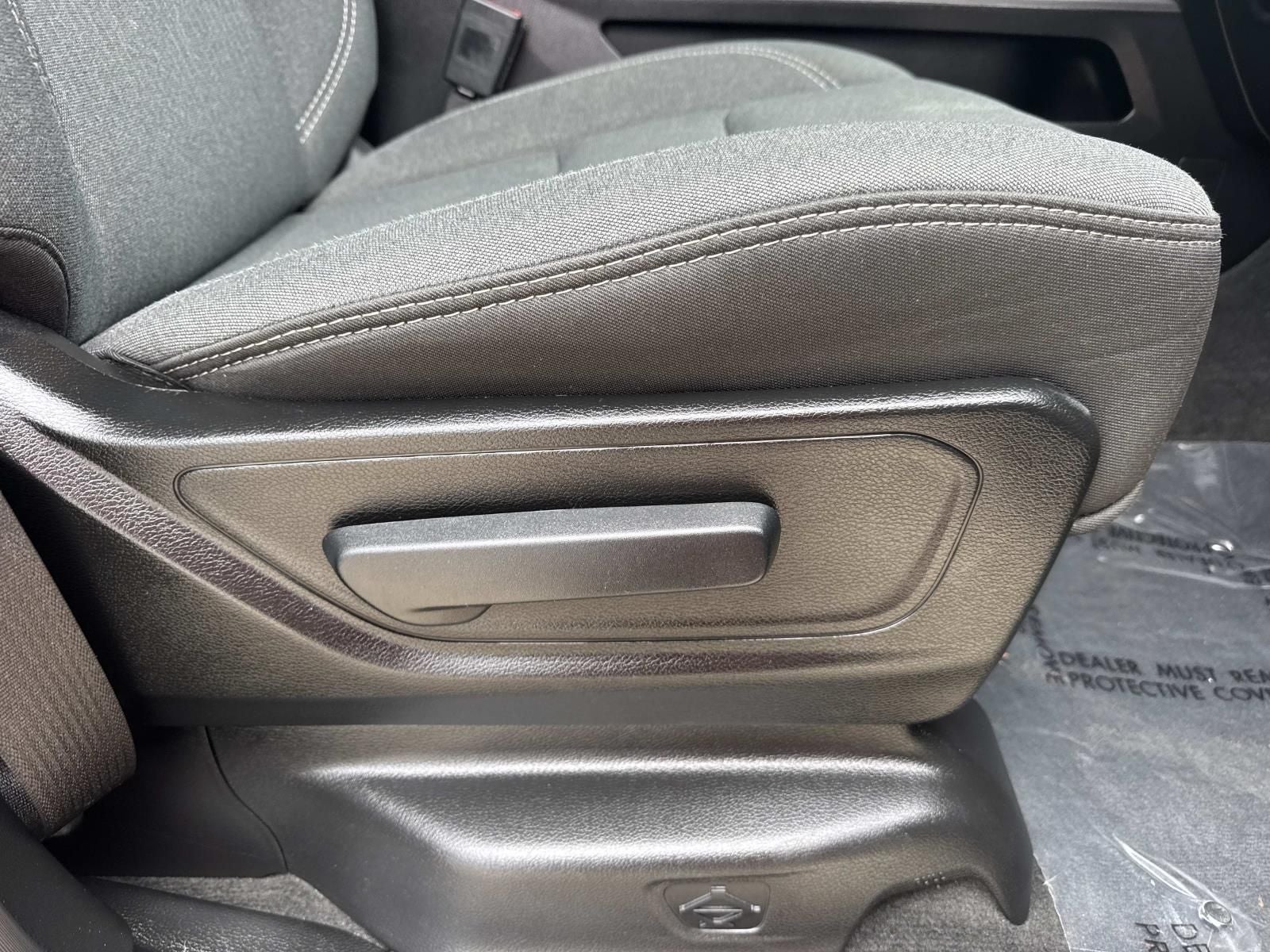 2022 RAM 1500 Big Horn Crew Cab 4x2 5'7' Box