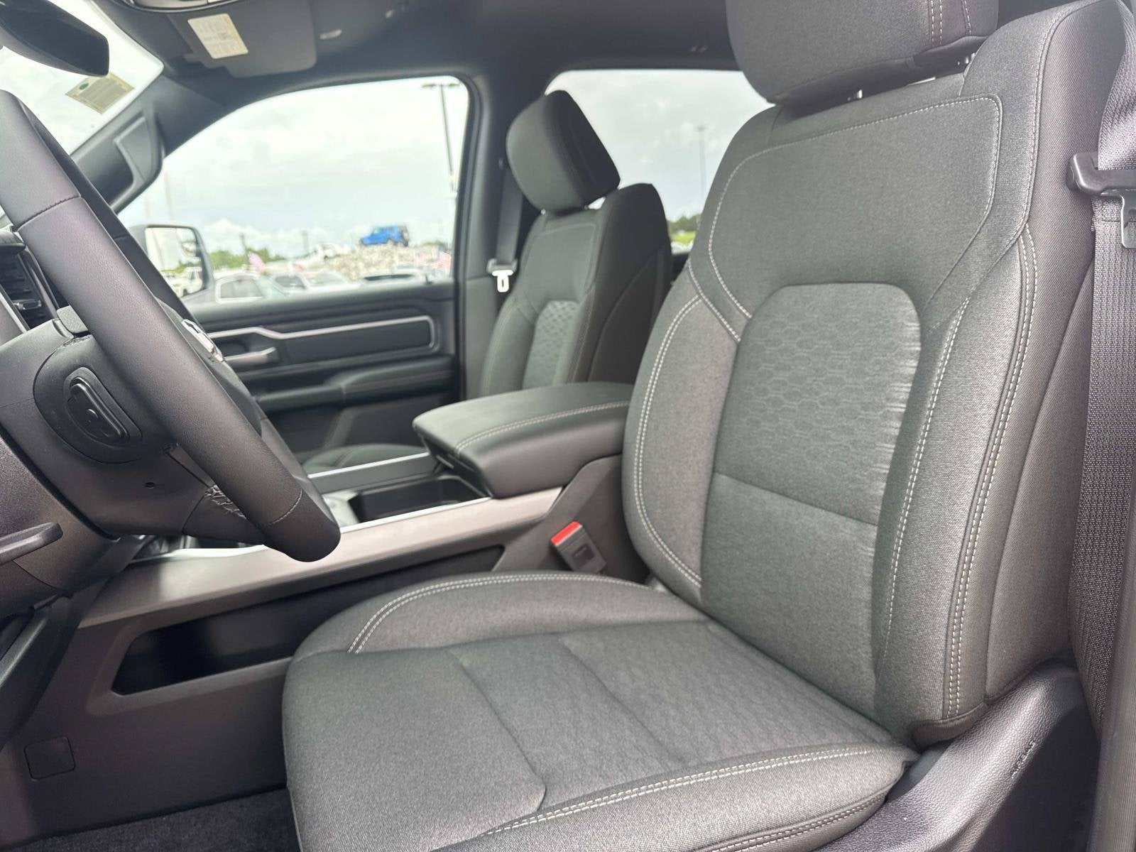 2027 RAM Ram 1500 RAM 1500 BIG HORN CREW CAB 4X2 5'7' BOX