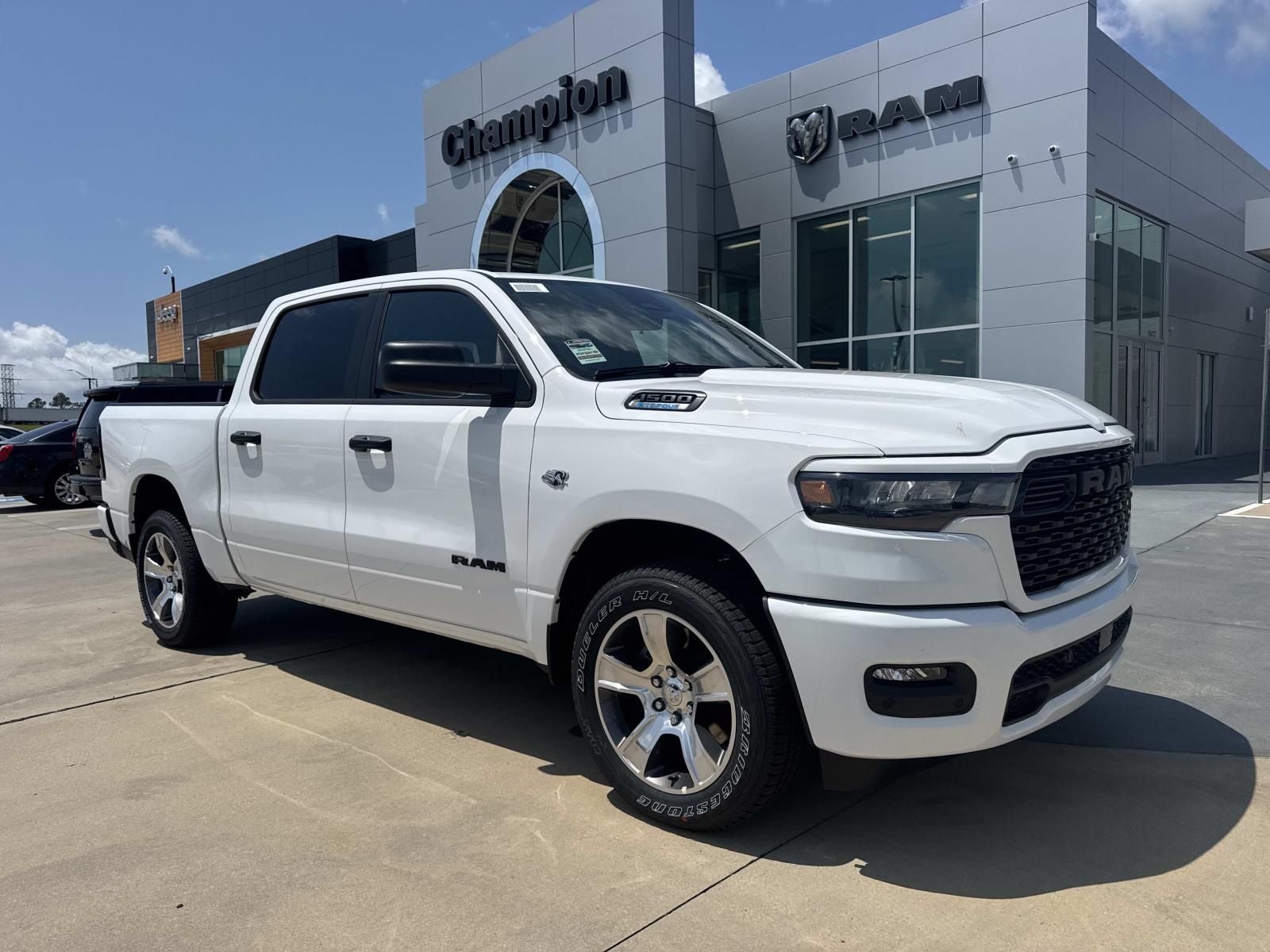 2026 RAM Ram 1500 RAM 1500 EXPRESS CREW CAB 4X2 5'7' BOX
