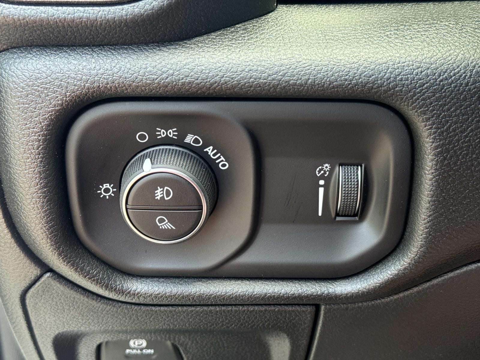 2026 RAM Ram 1500 RAM 1500 EXPRESS CREW CAB 4X2 5'7' BOX