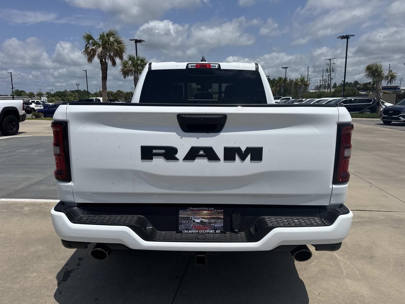 2026 RAM Ram 1500 RAM 1500 EXPRESS CREW CAB 4X2 5'7' BOX
