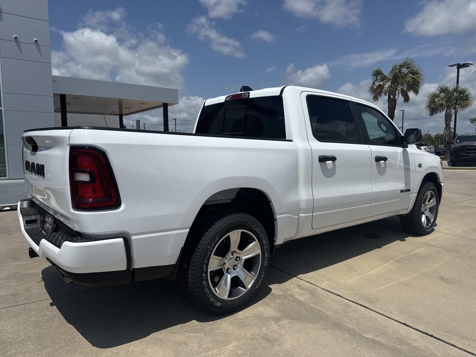 2026 RAM Ram 1500 RAM 1500 EXPRESS CREW CAB 4X2 5'7' BOX