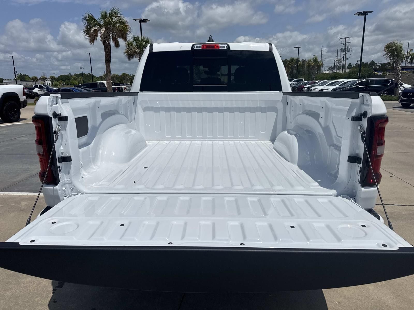 2026 RAM Ram 1500 RAM 1500 EXPRESS CREW CAB 4X2 5'7' BOX