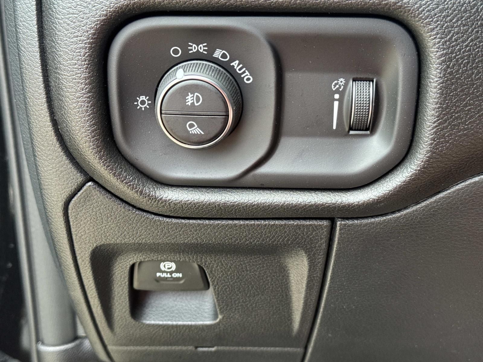 2026 RAM Ram 1500 RAM 1500 EXPRESS CREW CAB 4X2 5'7' BOX