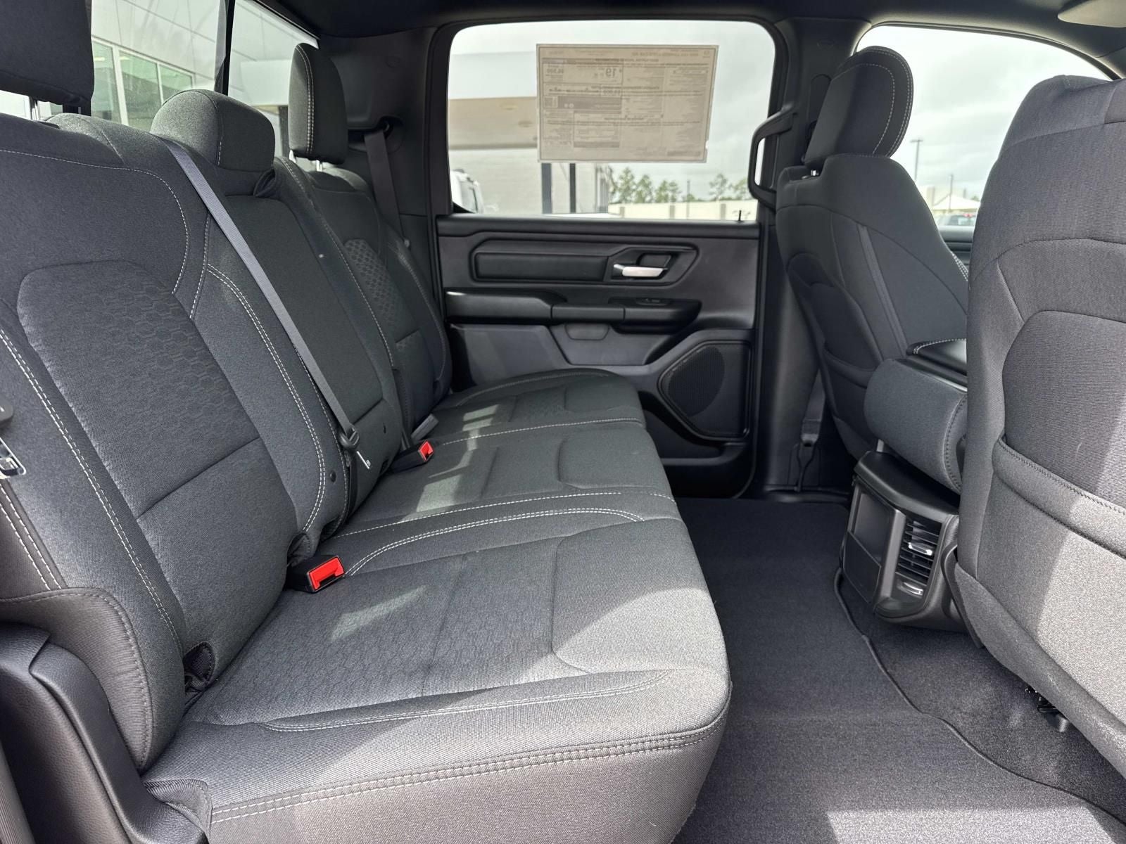 2026 RAM Ram 1500 RAM 1500 EXPRESS CREW CAB 4X2 5'7' BOX