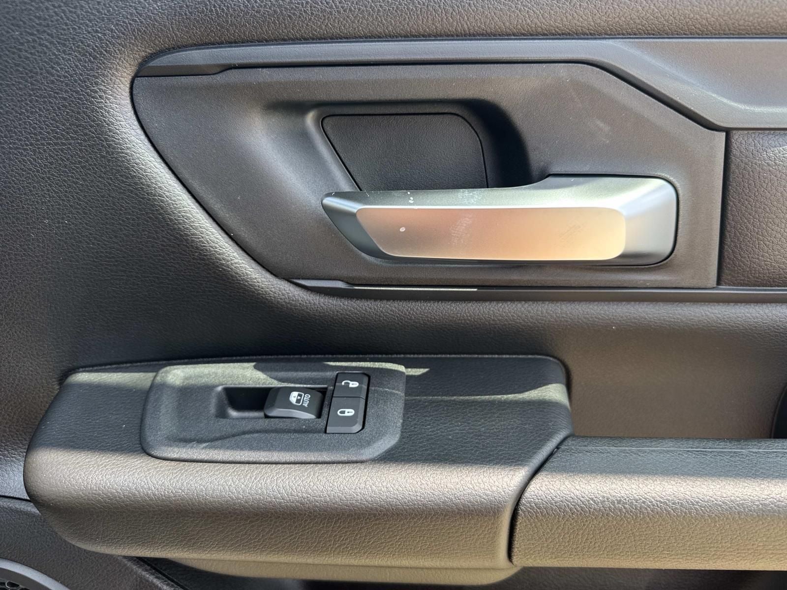 2026 RAM Ram 1500 RAM 1500 EXPRESS CREW CAB 4X2 5'7' BOX