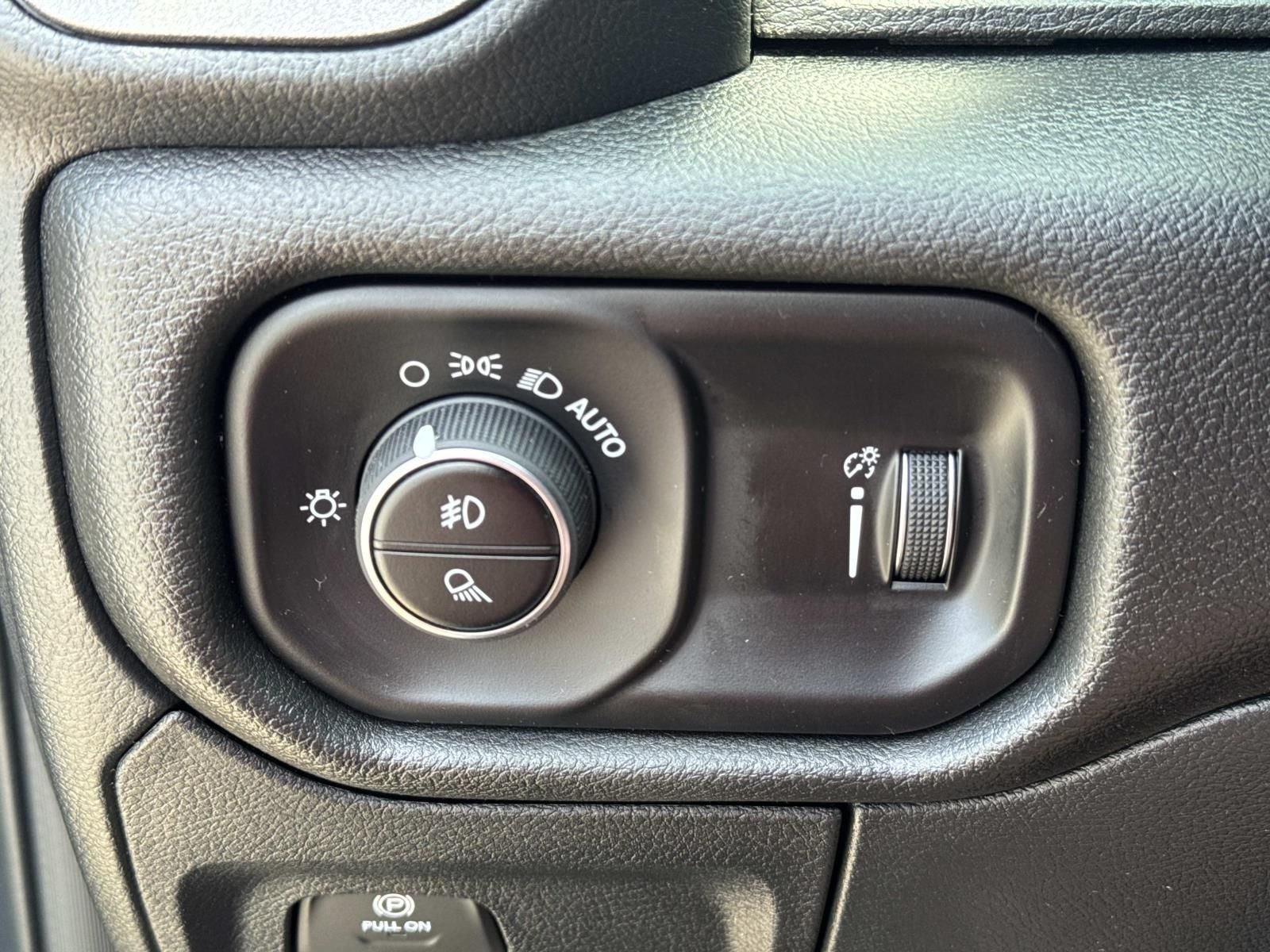 2026 RAM Ram 1500 RAM 1500 EXPRESS CREW CAB 4X2 5'7' BOX
