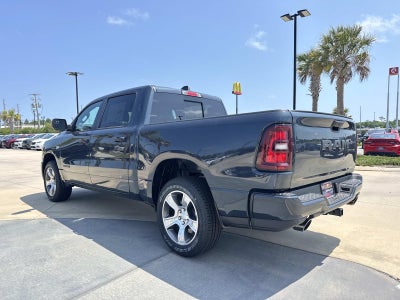 2026 RAM Ram 1500 RAM 1500 EXPRESS CREW CAB 4X2 5'7' BOX