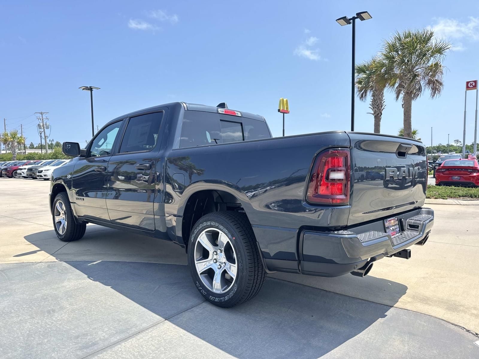 2026 RAM Ram 1500 RAM 1500 EXPRESS CREW CAB 4X2 5'7' BOX
