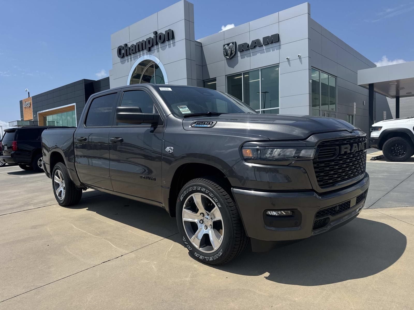 2026 RAM Ram 1500 RAM 1500 EXPRESS CREW CAB 4X2 5'7' BOX