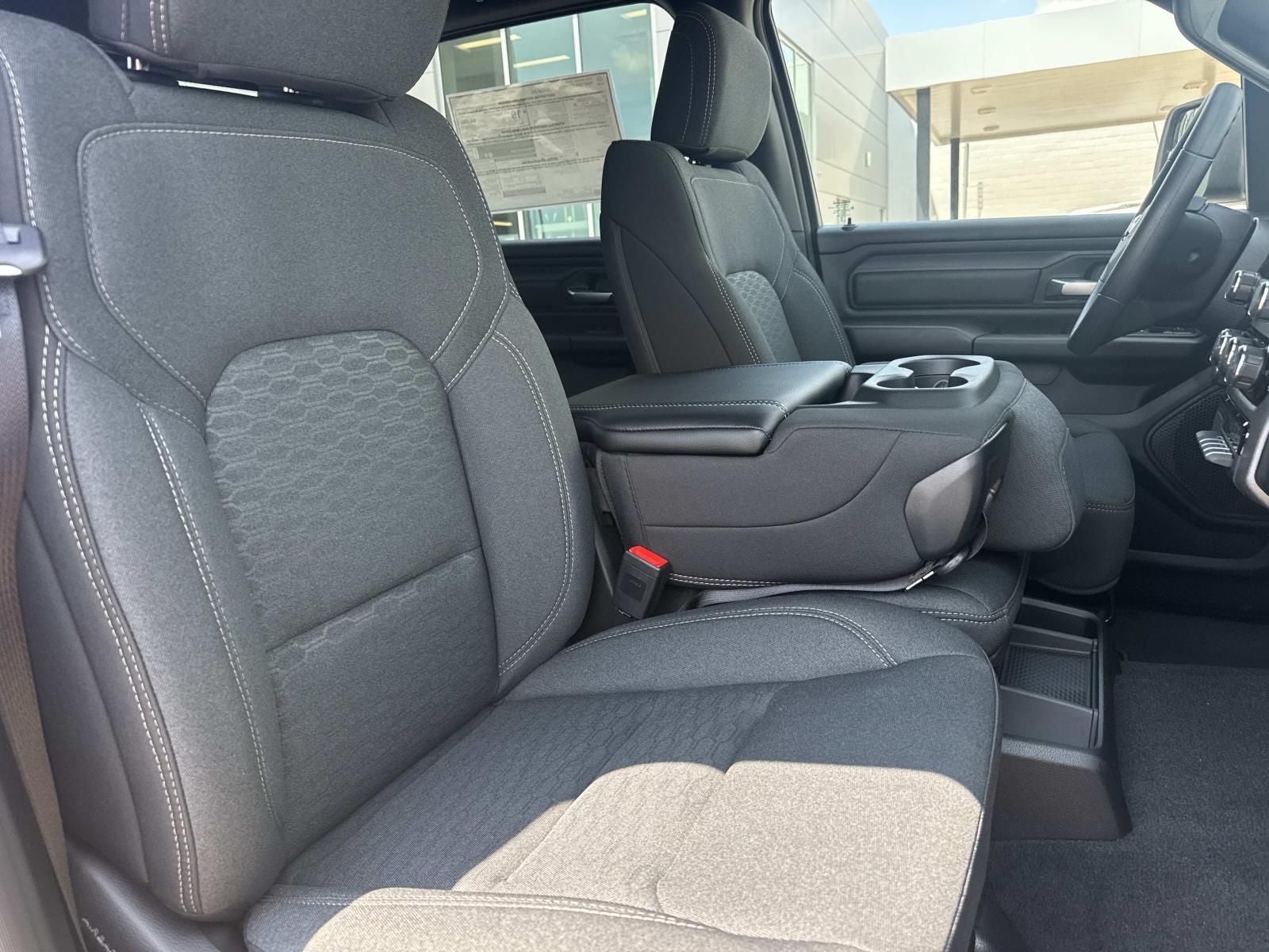 2026 RAM Ram 1500 RAM 1500 EXPRESS CREW CAB 4X2 5'7' BOX