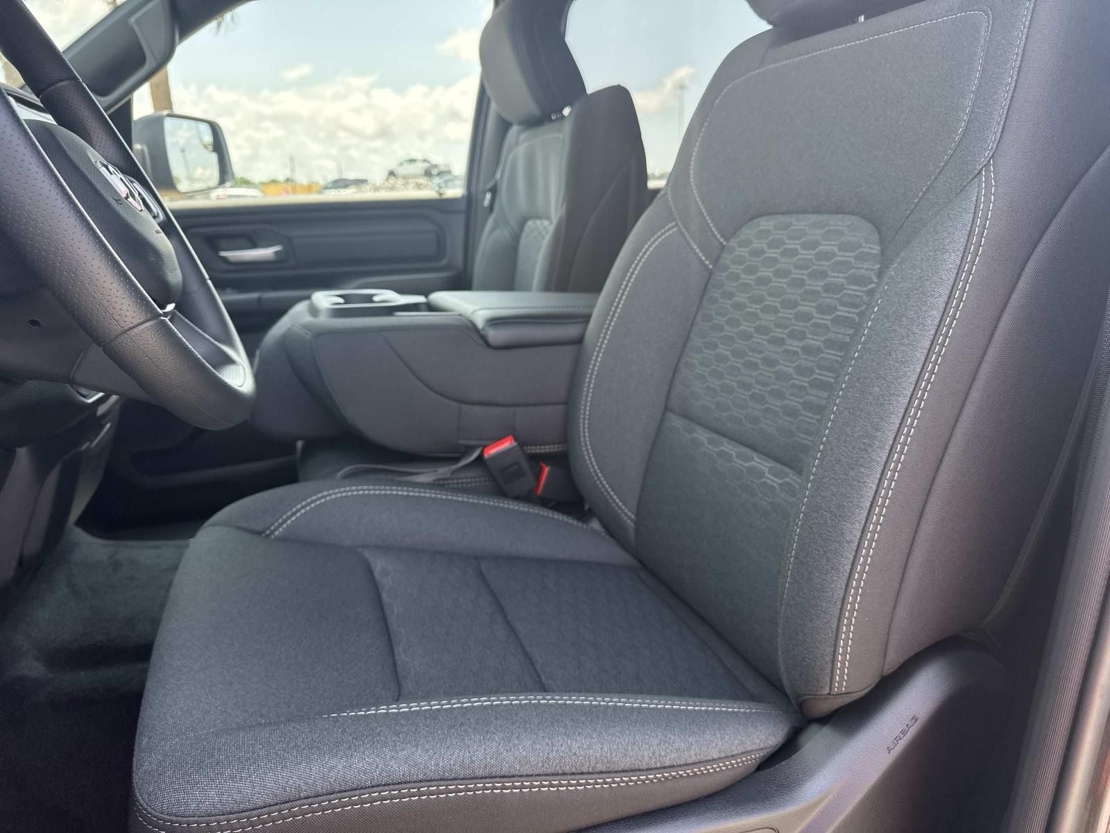2026 RAM Ram 1500 RAM 1500 EXPRESS CREW CAB 4X2 5'7' BOX