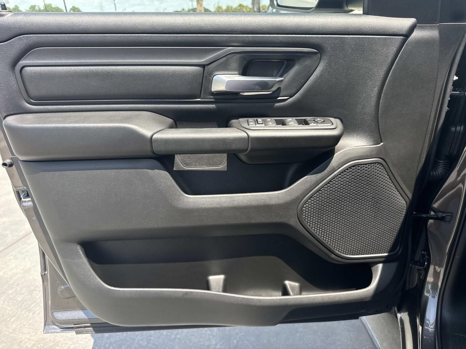 2026 RAM Ram 1500 RAM 1500 EXPRESS CREW CAB 4X2 5'7' BOX