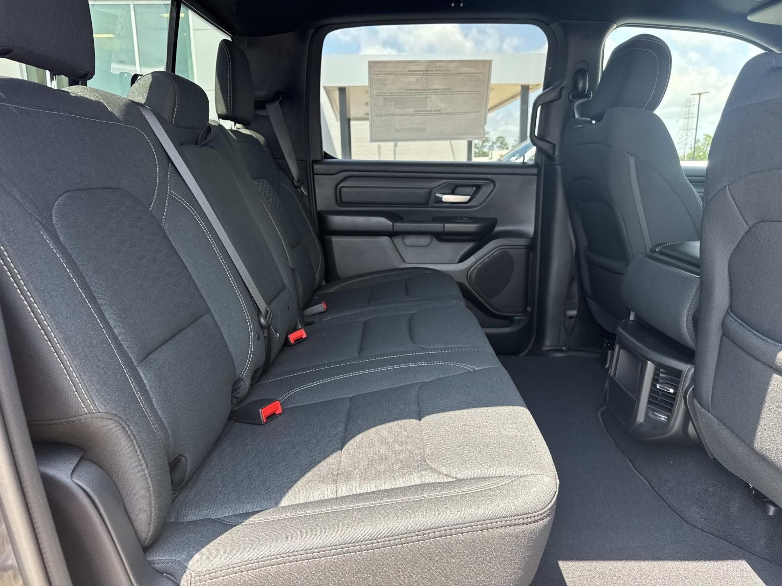 2026 RAM Ram 1500 RAM 1500 EXPRESS CREW CAB 4X2 5'7' BOX