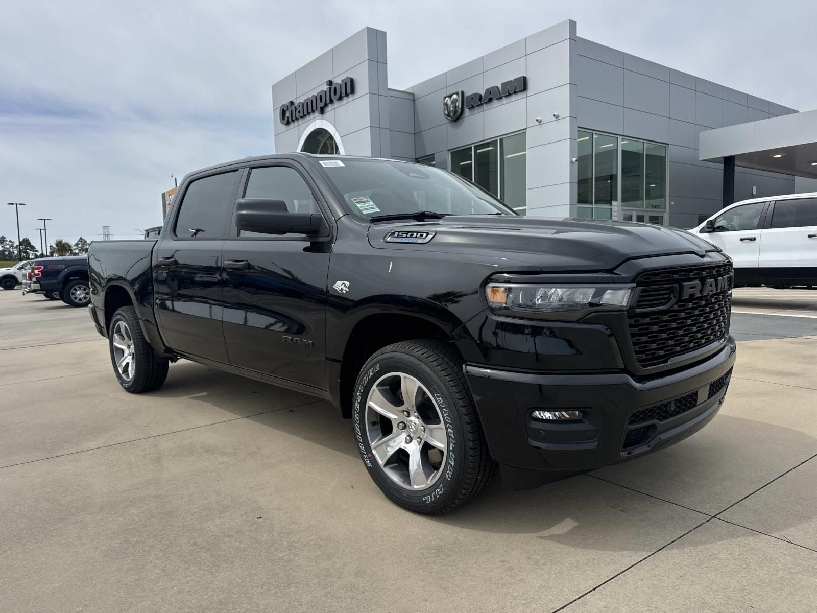 2026 RAM Ram 1500 RAM 1500 EXPRESS CREW CAB 4X2 5'7' BOX