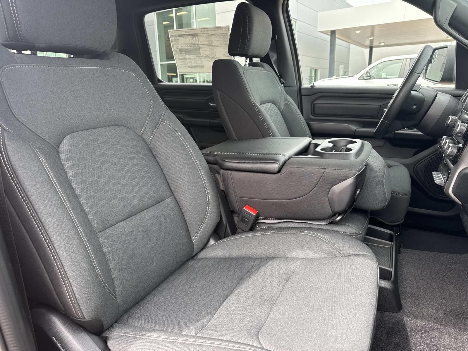 2026 RAM Ram 1500 RAM 1500 EXPRESS CREW CAB 4X2 5'7' BOX