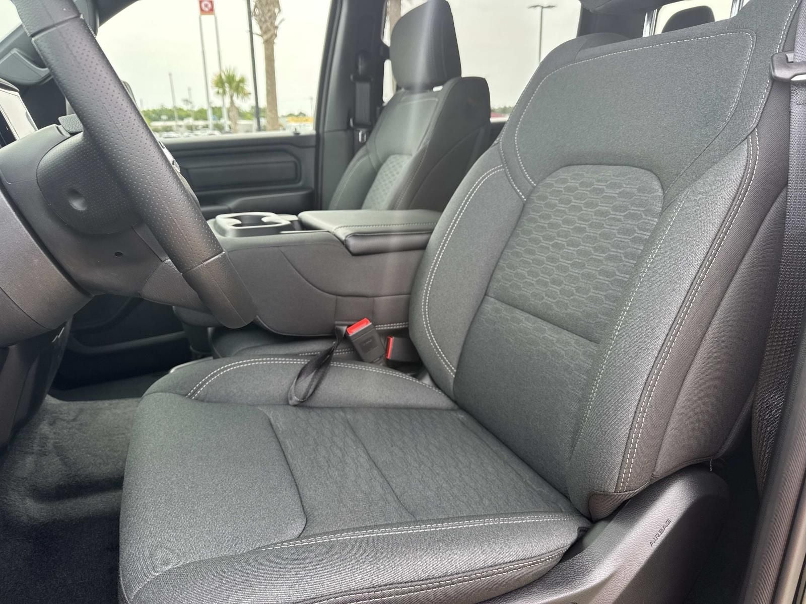 2026 RAM Ram 1500 RAM 1500 EXPRESS CREW CAB 4X2 5'7' BOX