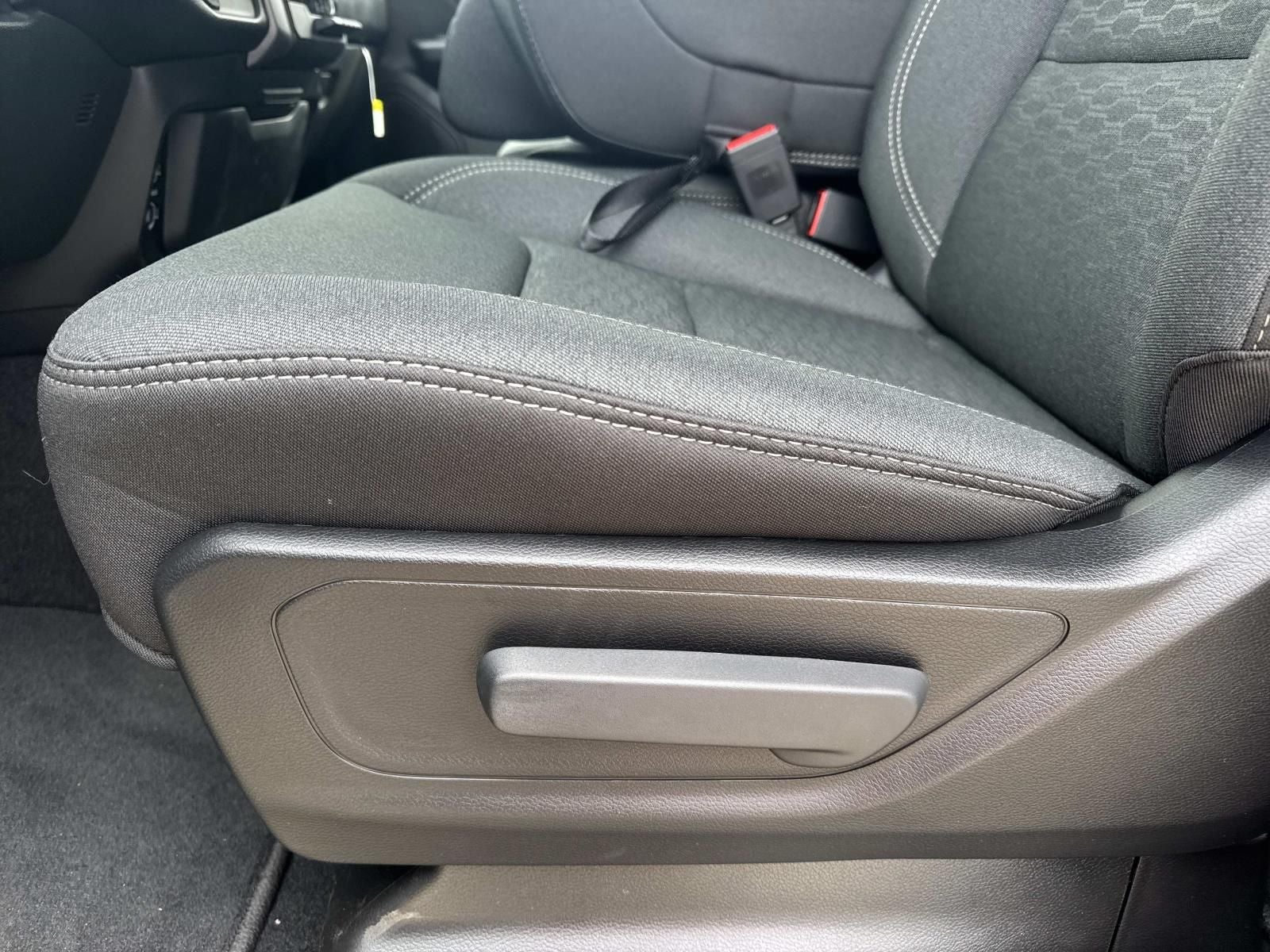 2026 RAM Ram 1500 RAM 1500 EXPRESS CREW CAB 4X2 5'7' BOX