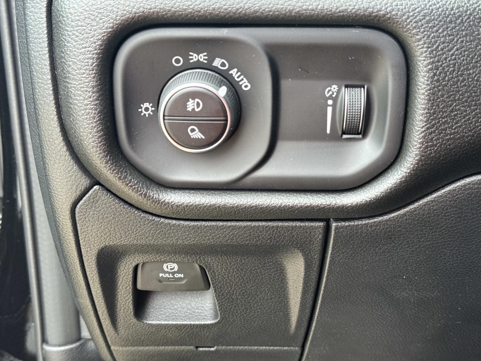 2026 RAM Ram 1500 RAM 1500 EXPRESS CREW CAB 4X2 5'7' BOX