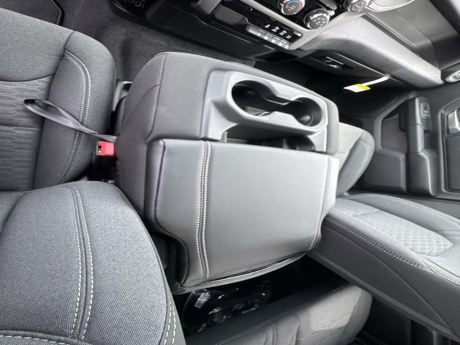 2026 RAM Ram 1500 RAM 1500 EXPRESS CREW CAB 4X2 5'7' BOX
