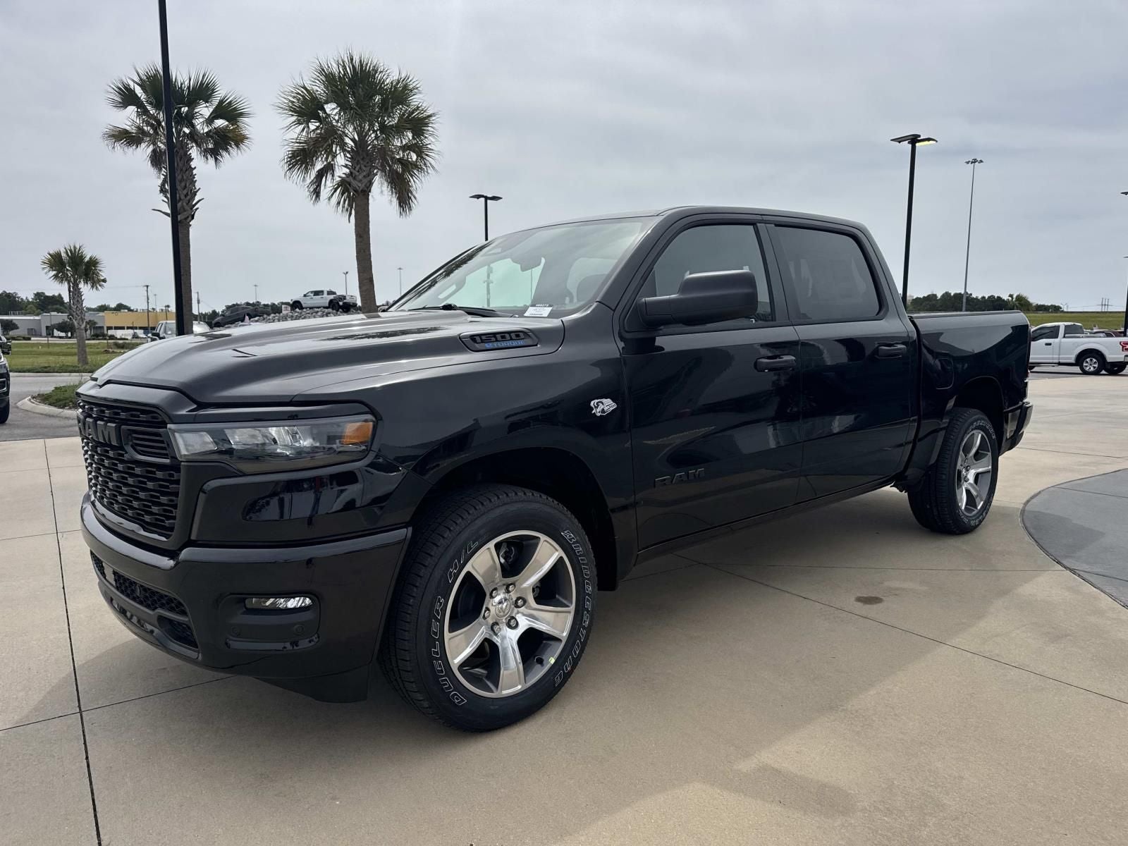 2026 RAM Ram 1500 RAM 1500 EXPRESS CREW CAB 4X2 5'7' BOX