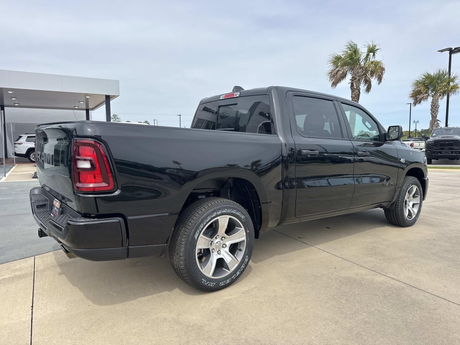 2026 RAM Ram 1500 RAM 1500 EXPRESS CREW CAB 4X2 5'7' BOX