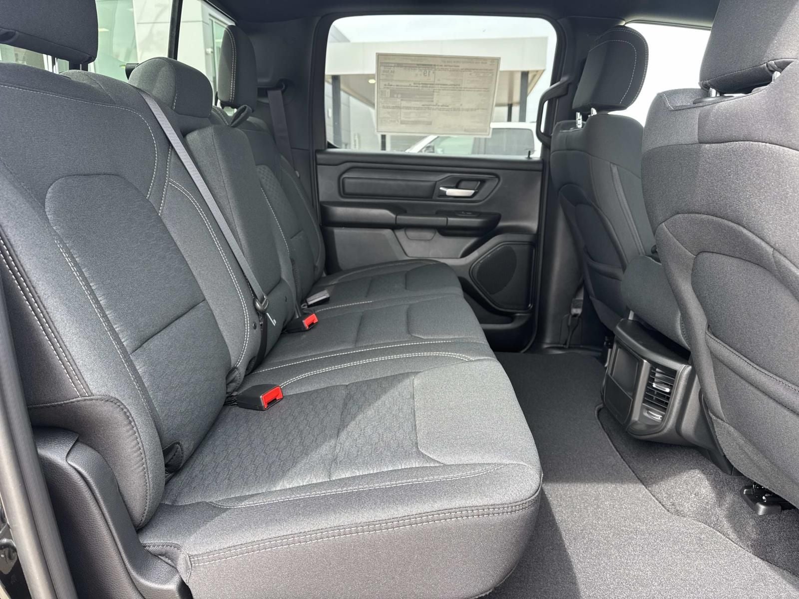 2026 RAM Ram 1500 RAM 1500 EXPRESS CREW CAB 4X2 5'7' BOX