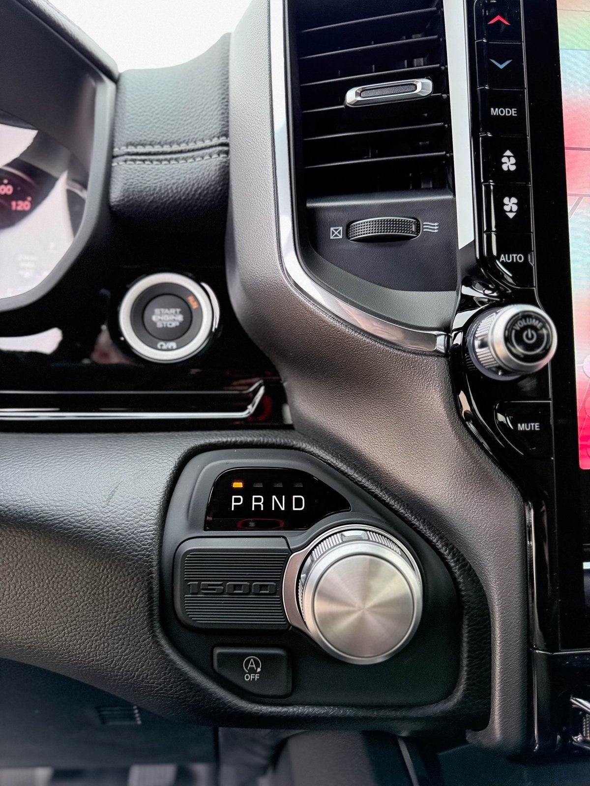 2026 RAM Ram 1500 RAM 1500 LARAMIE CREW CAB 4X2 5'7' BOX